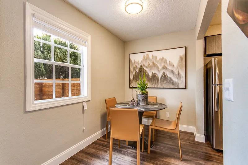 Palmetto at Lakeside — Dining area